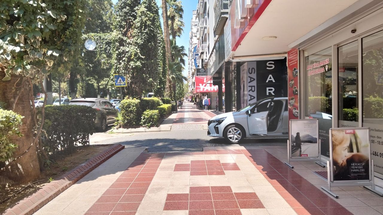 Termometreler 43 dereceyi gösterdi, Aydın hayalet şehre döndü