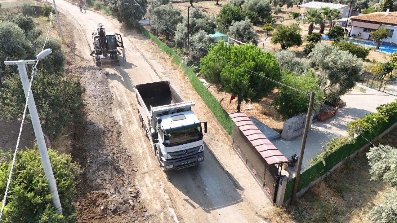 Büyükşehir yolları yeniliyor