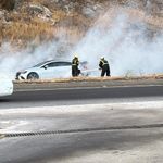 Seyir halindeki otomobil alev aldı