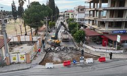 Nazilli Belediyesi ekipleri yol yenileme çalışmalarına devam ediyor