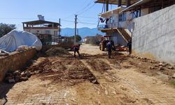 Karacasu’da yol bakım çalışmaları sürüyor