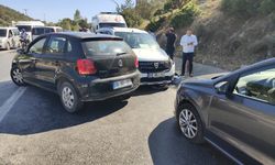 Direksiyon başında fenalaşan sürücü 3 araca çarptı: 1 yaralı