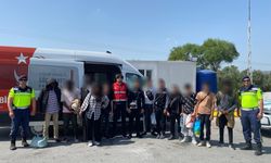21 düzensiz göçmen, 2 organizatör yakalandı