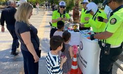 Trafik ekipleri, vatandaşları bilgilendirdi