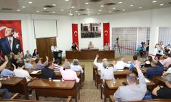 Zor Durumdaki Esnafa Bir Darbe de AK Partili Meclis Üyelerinden