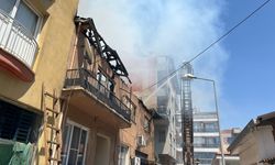 İki katlı ev alevlere teslim oldu
