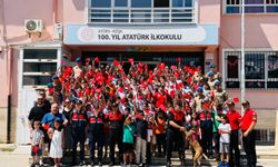 Jandarma sürprizle geldi, çocuklar sevindi