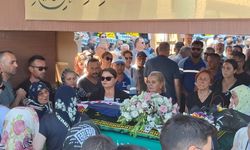 Trafik kazasında hayatını kaybeden 14 yaşındaki Derin, son yolculuğuna uğurlandı