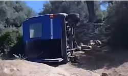 Freni tutmayan minibüs devrildi: 6 yaralı