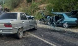Kafa kafaya çarpıştılar: 3 yaralı