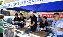 Aydın Büyükşehir Belediyesi’nden vatandaşlara aşure ikramı