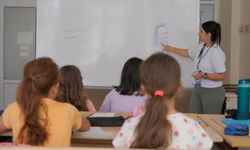 Aydınlı çocuklar yazı İngilizce öğrenerek geçiriyor