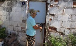 Torunu ve oğlu ile çadırda yaşam mücadelesi veriyor