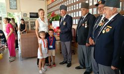Minik yürekler gazi dedelerini unutmadı