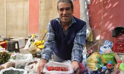 Sonbaharın kırmızısı kızılcık pazar tezgahlarında