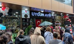 Nazilli’de açılış izdihamı.. Alışveriş yapmak için yarıştılar