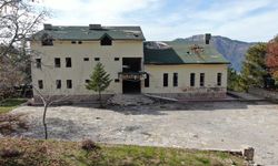 Viraneye dönen Paşa Yaylası Oteli ayağa kalkacağı günü bekliyor