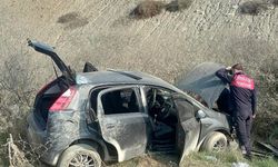 Kontrolden çıkan otomobil, yol kenarına savruldu: 3 yaralı