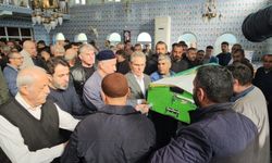 Nazilli’de gözyaşları sel oldu.. Yangında ölen genç kız toprağa verildi