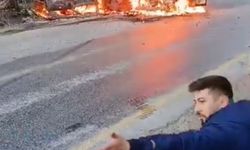 Kafa kafaya çarpışan araçlar çıkan yangında küle döndü