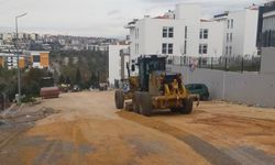 Büyükşehir Belediyesi, Kuşadası’nın yollarını yenilemeyi sürdürüyor