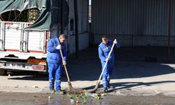 Büyükşehir ekipleri Acarlar Hali'ni temizledi