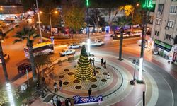Nazilli’de meydan ışıl ışıl.. Şehir yeni yıla hazırlanıyor