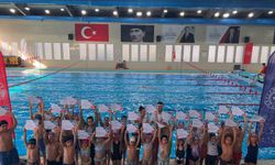 Aydın'da 2 ayda 200 çocuk yüzme öğrendi