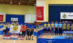Aydın Lisesi Masa Tenisi Turnuvası'nda şampiyonu oldu
