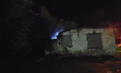 Metruk binadaki yangın korkuttu