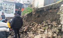 Bozdoğan’da ağaç devrildi, duvar çöktü: 2 yaralı