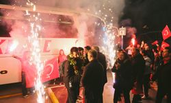 Çifte madalya kazandı, memleketinde coşkuyla karşılandı