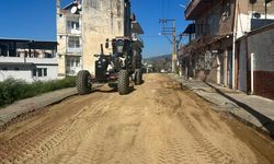 Aydın Büyükşehir Belediyesi’nin yol çalışmaları sürüyor