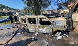 Nazilli’de feci yangın: İki otomobil saniyeler içerisinde kül oldu