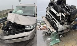 Otoyolda kazaya karışan tır ters döndü: 1 yaralı