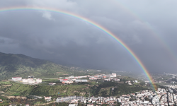 Sağanak sonrası gökkuşağı Aydın'ı sardı