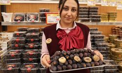 Ramazan ayının sembol ürünü hurma tezgahlardaki yerini aldı