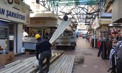 Nazilli Ayakkabıcılar Sokağı’nda çatı yenileme çalışmaları yeniden başladı