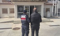 Çeşitli suçlardan aranan şahıslar jandarmadan kaçamadı