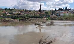 Büyük Menderes yükseldi, tarihi Taşköprü sular altında kayboldu