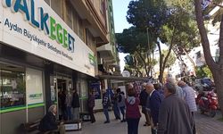 Nazilli’de Halk Ege Et önünde ramazan yoğunluğu.. Emekli indirimi kuyruk oluşturdu