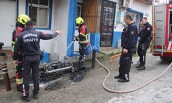 Tamir sırasında yanan elektrikli motosiklet küle döndü