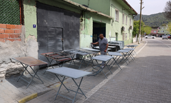 Cemiyetlerin vazgeçilmezi demir masalar sezona hazırlanıyor