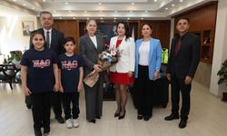 Kaymakam Kan koltuğunu çocuklara devretti