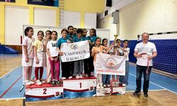 Nazilli Vakıfbank İlkokulu kızları satrançta Aydın şampiyonu oldu