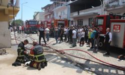 Çatı katında çıkan yangında 3 bina zarar gördü
