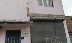 Balkonu çöken bina mühürlendi