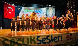Çocuk Sesleri’nde mezuniyet coşkusu.. Öğrenciler sahnede yıldızlaştı
