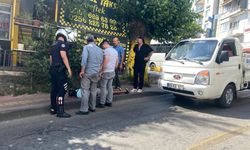 Kamyonetin çarptığı yaya yaralandı