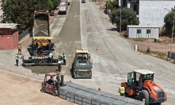 BAŞKAN ÇERÇİOĞLU’NDAN EFELER’DE YOL YAPIM ÇALIŞMASI